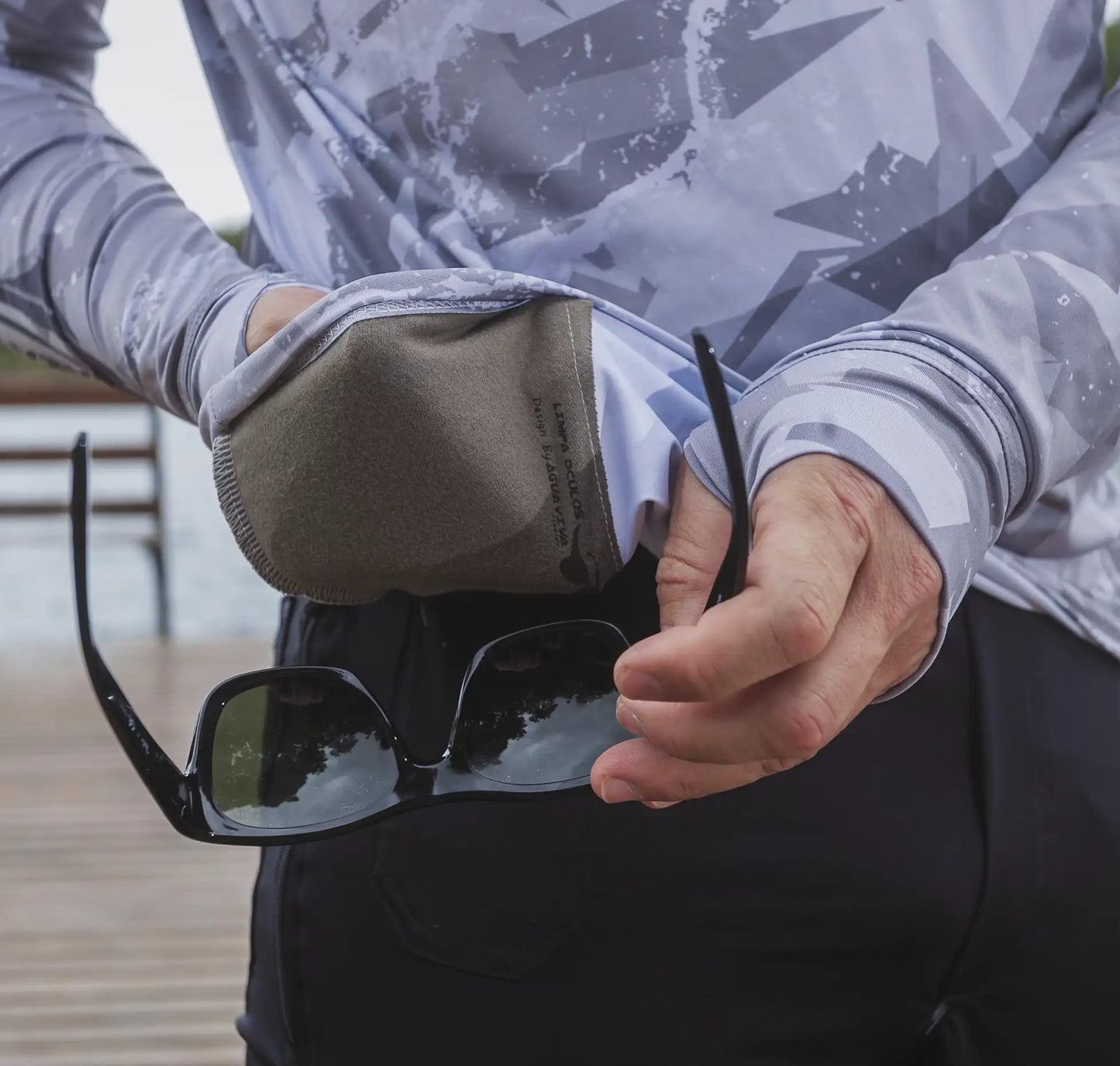 CAMISA DE CAPUZ LAKE PATROL LIGHT