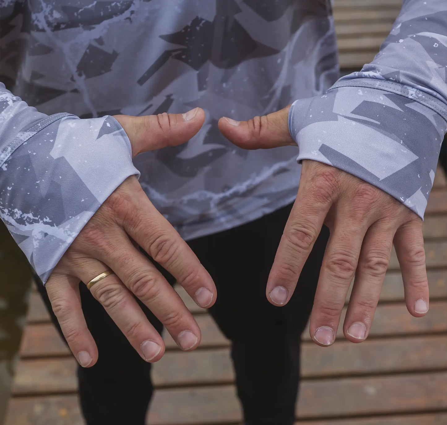 CAMISA DE CAPUZ LAKE PATROL LIGHT