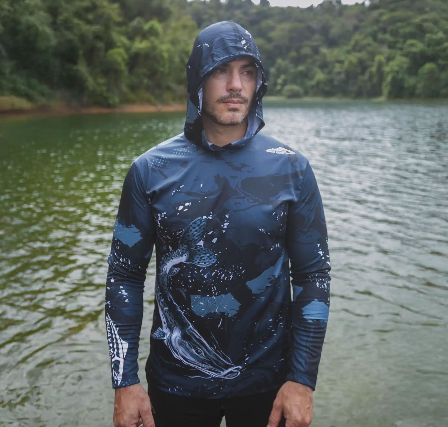 CAMISA COM CAPUZ INTRUDER