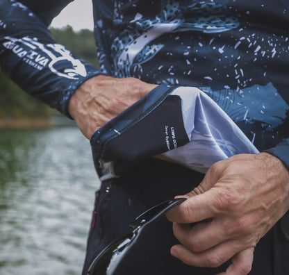 CAMISA COM CAPUZ INTRUDER