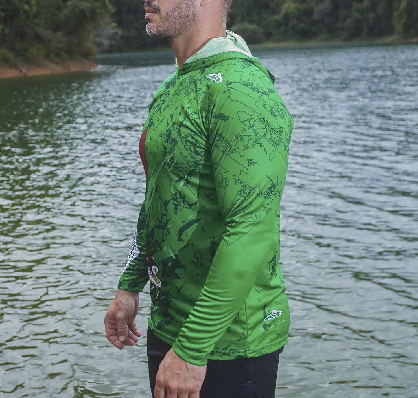 CAMISA COM CAPUZ INTRUDER