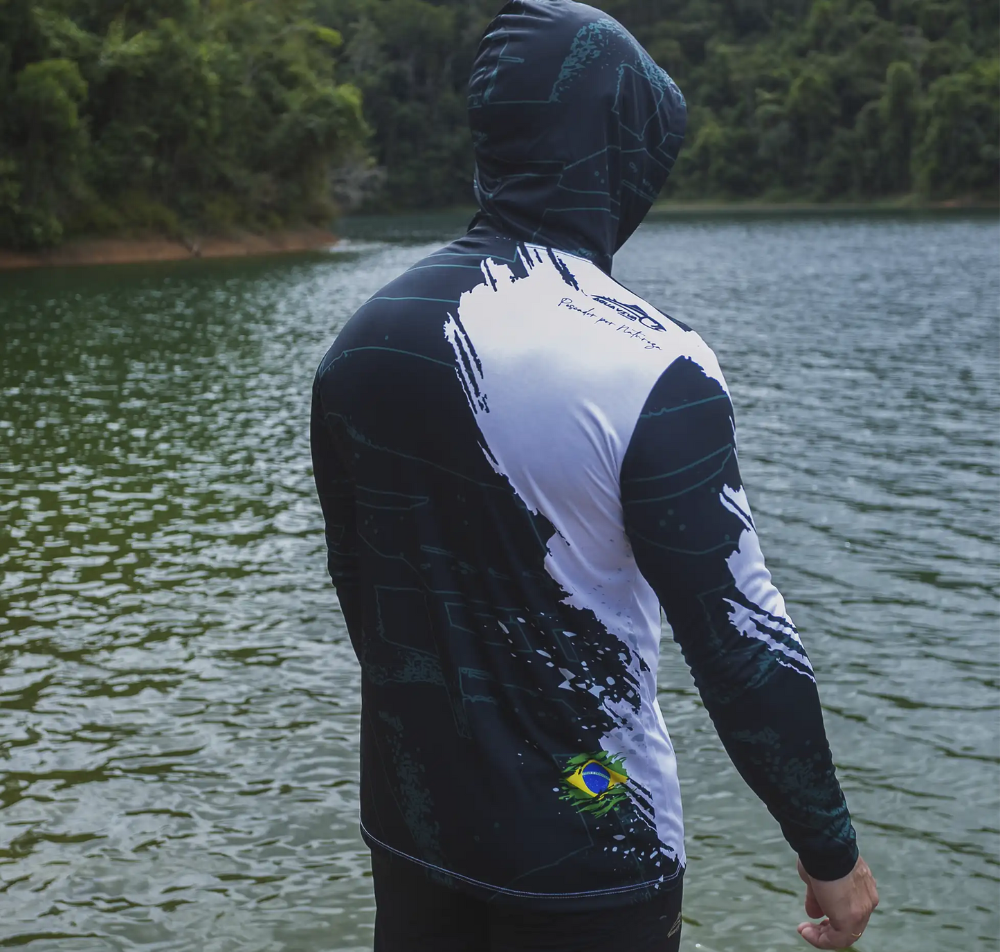 CAMISA COM CAPUZ INTRUDER